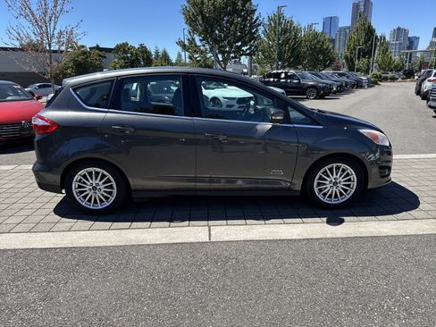 Used 2015 Ford C-MAX Energi SEL w/ Equipment Group 303A FWD image 4