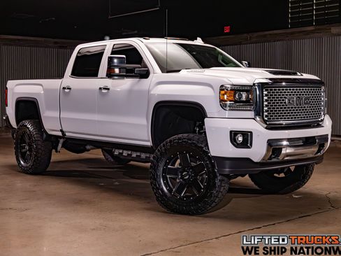 Used 2017 GMC Sierra 2500 Denali w/ Duramax Plus Package AWD/4WD image 1
