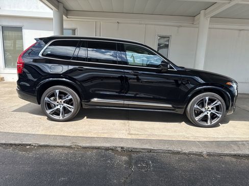 Used 2023 Volvo XC90 B6 Plus AWD/4WD image 4