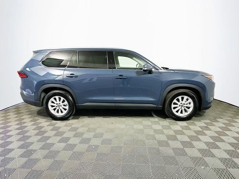 Certified 2025 Toyota Grand Highlander FWD image 9