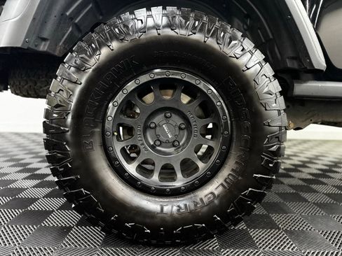 Used 2021 Jeep Gladiator Rubicon AWD/4WD image 8