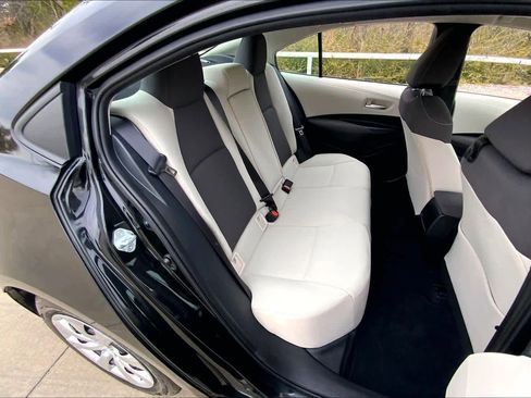 Used 2020 Toyota Corolla LE image 20