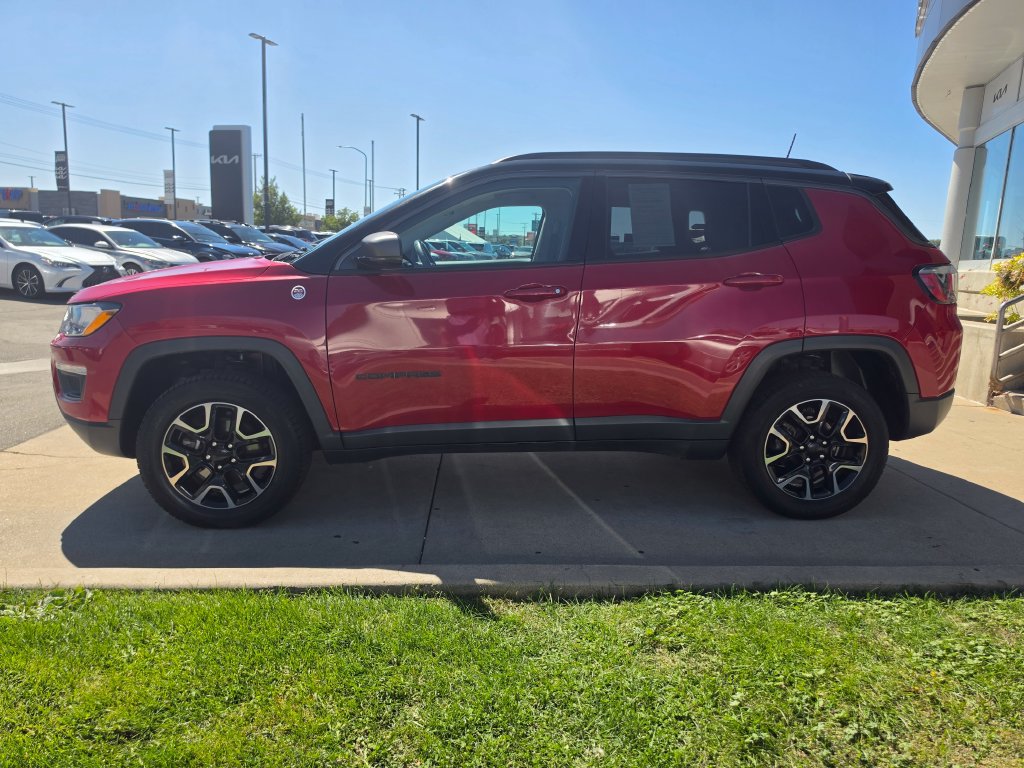 Used 2019 Jeep Compass Trailhawk w/ Leather Interior Group AWD/4WD image 8