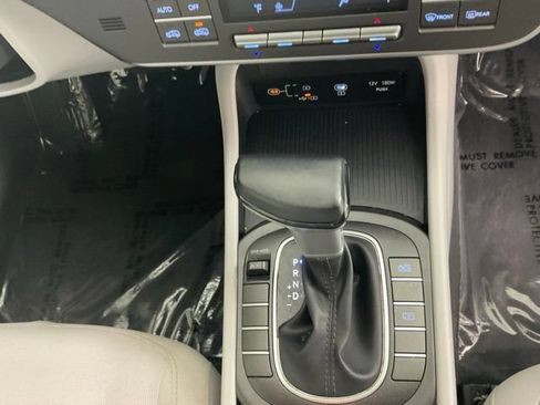 Used 2025 Hyundai Kona SEL FWD image 19