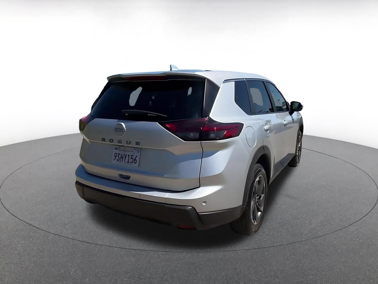 Used 2025 Nissan Rogue SV FWD image 13