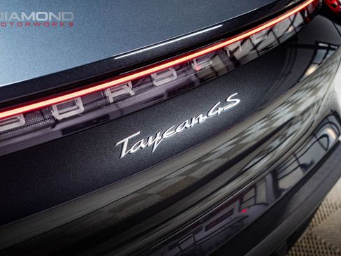 Used 2021 Porsche Taycan 4S image 40