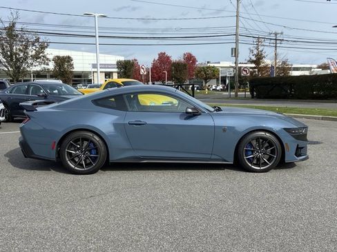 Used 2024 Ford Mustang Dark Horse image 4