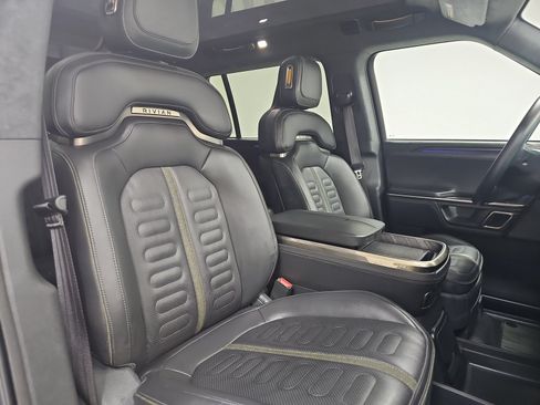 Used 2023 Rivian R1S Adventure AWD/4WD image 24