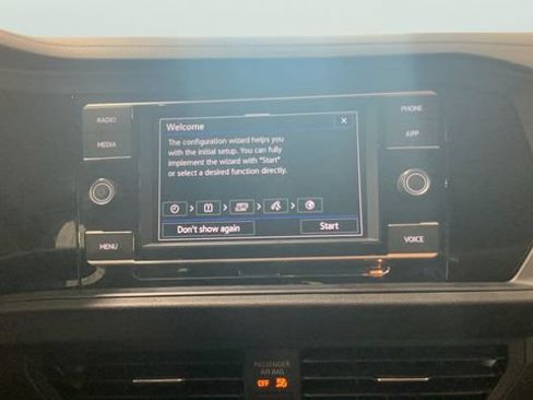 Certified 2023 Volkswagen Jetta SE w/ Panoramic Sunroof Package FWD image 30