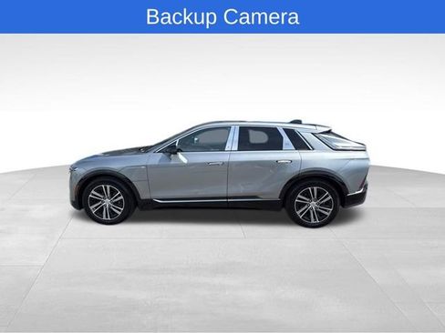 Used 2024 Cadillac Lyriq Luxury AWD/4WD image 8