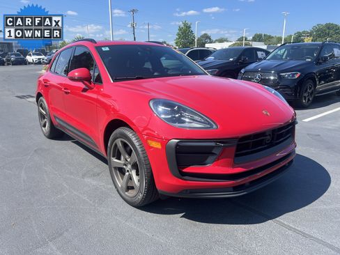 Used 2023 Porsche Macan AWD/4WD image 2