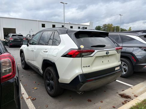 Used 2020 Toyota RAV4 XSE AWD/4WD image 4
