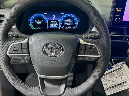 New 2026 Toyota Sienna Platinum AWD/4WD image 11