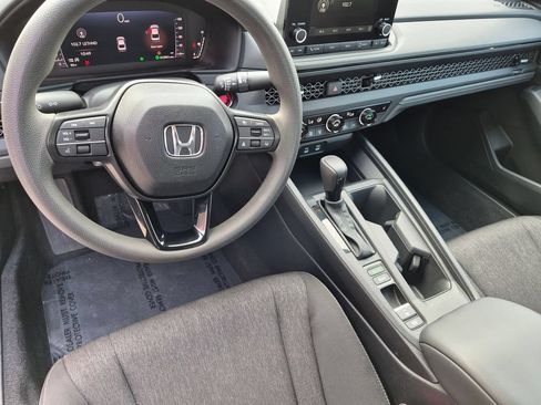 Used 2025 Honda Accord SE image 15