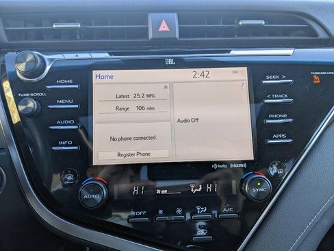 Used 2018 Toyota Camry XSE image 21