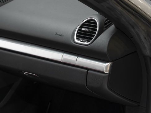 Used 2018 Porsche 718 Boxster image 51