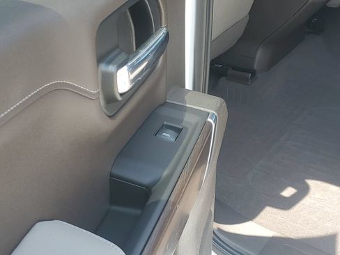Used 2019 GMC Sierra 1500 SLT w/ SLT Premium Package AWD/4WD image 19