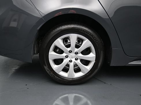 Used 2026 Toyota Corolla LE FWD image 9