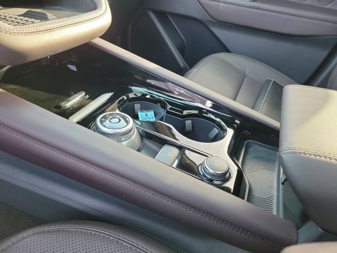 Used 2025 Ford Explorer Platinum w/ Ultimate Package image 29