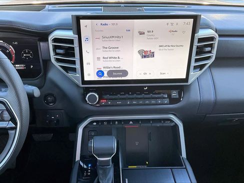 Used 2025 Toyota Tundra Platinum image 7