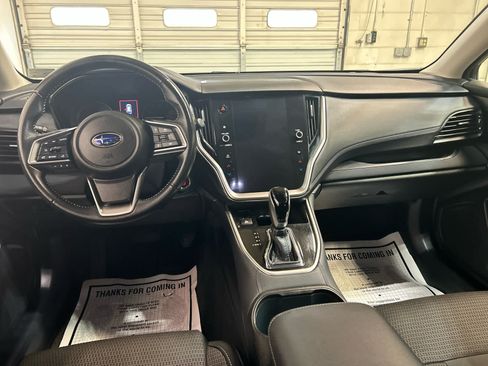 Used 2024 Subaru Outback Premium AWD/4WD image 4
