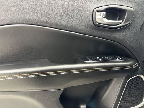 Used 2019 Jeep Compass Latitude w/ Safety & Security Group FWD image 36
