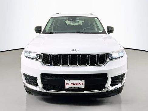 Used 2023 Jeep Grand Cherokee L Laredo image 3