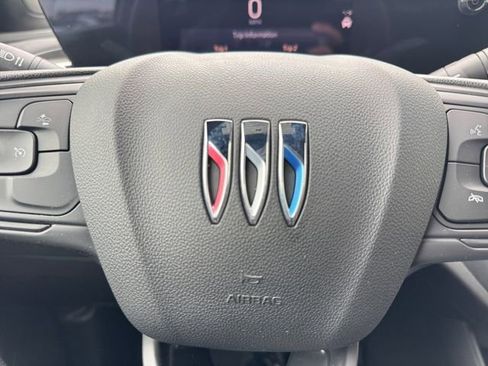 Certified 2025 Buick Envista Preferred w/ Convenience II Package image 8