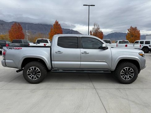 Used 2020 Toyota Tacoma TRD Sport 4x4 4dr Double Cab 5 image 2