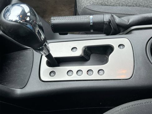 Used 2009 Pontiac G6 Sedan w/ Sun And Sound Package image 30