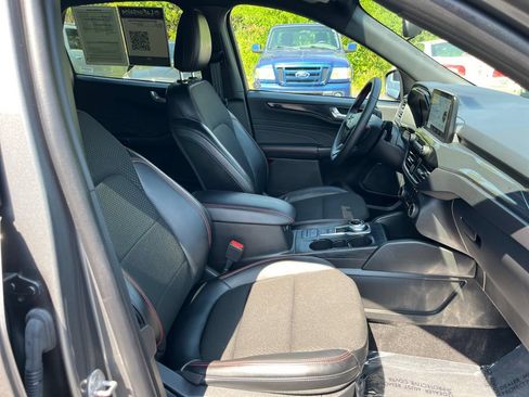 Certified 2025 Ford Escape ST-Line AWD/4WD image 23