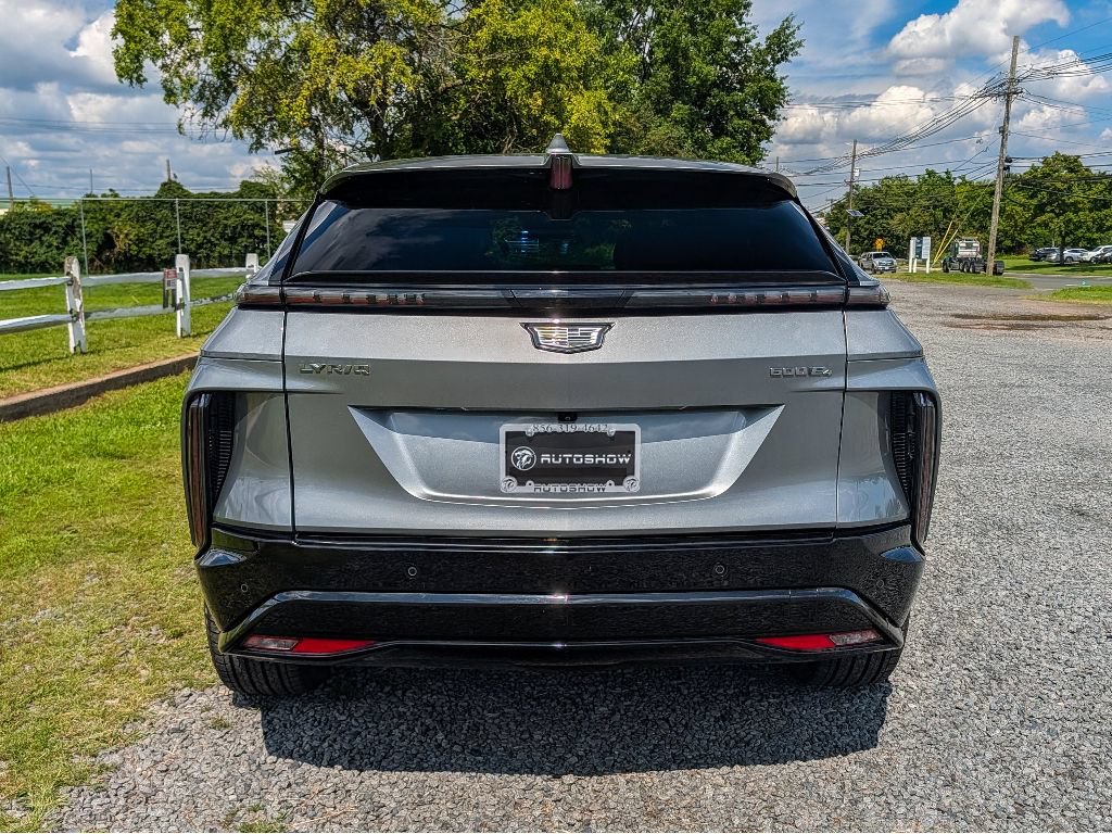 Used 2024 Cadillac Lyriq Sport AWD/4WD image 6