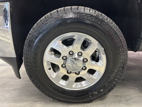 Used 2015 Chevrolet Silverado 3500 LT w/ LT Convenience Package image 19