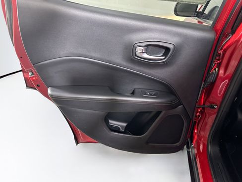 Used 2019 Jeep Compass Limited image 24