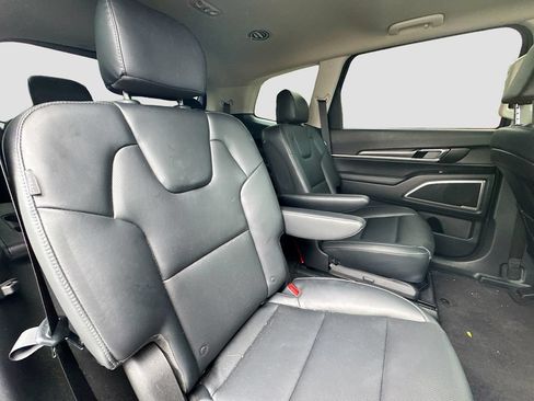 Certified 2024 Kia Telluride S w/ S Sunroof Package AWD/4WD image 33