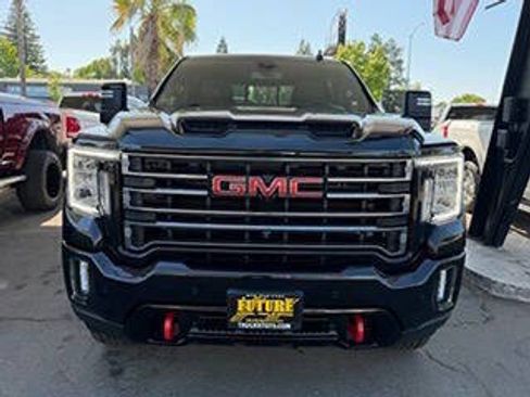 Used 2022 GMC Sierra 3500 AT4 w/ AT4 Preferred Package AWD/4WD image 2
