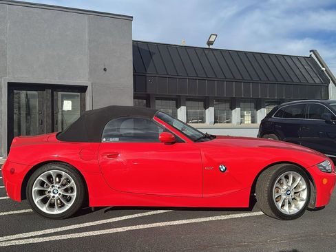 Used 2005 BMW Z4 2.5i image 2