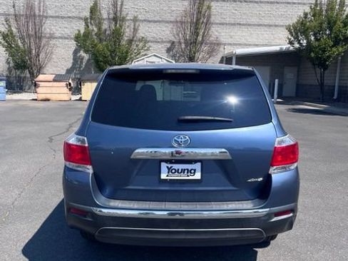 Used 2013 Toyota Highlander 4WD w/ Cold Weather Pkg image 6