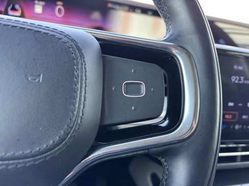 Used 2024 Lincoln Nautilus Reserve image 29