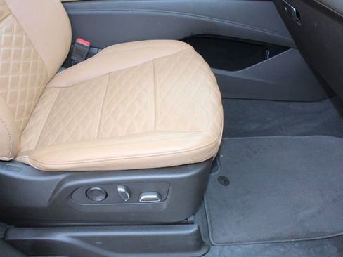 Used 2022 Cadillac Escalade Premium Luxury w/ LPO, Floor Liner Package AWD/4WD image 17