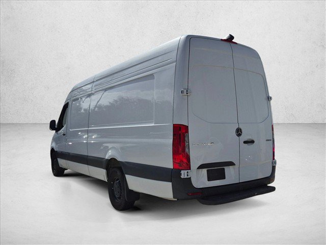 Used 2024 Mercedes-Benz Sprinter 2500 image 7