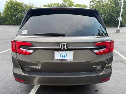 Certified 2022 Honda Odyssey Touring image 4