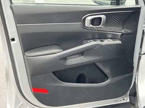 Used 2022 Kia Sorento LX FWD image 30