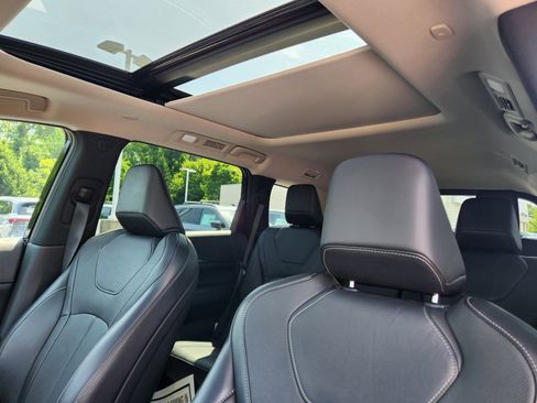 Certified 2025 INFINITI QX60 Pure w/ Cargo Package AWD/4WD image 12