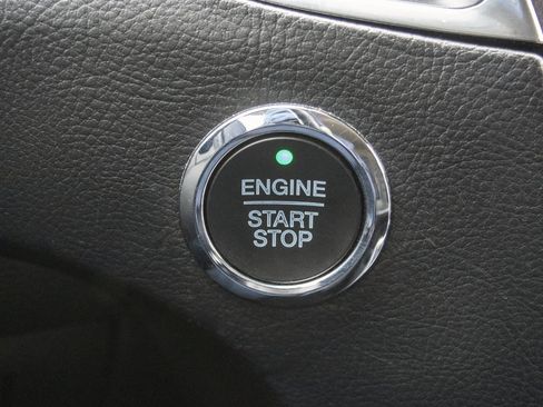 Used 2018 Ford Edge Titanium image 20