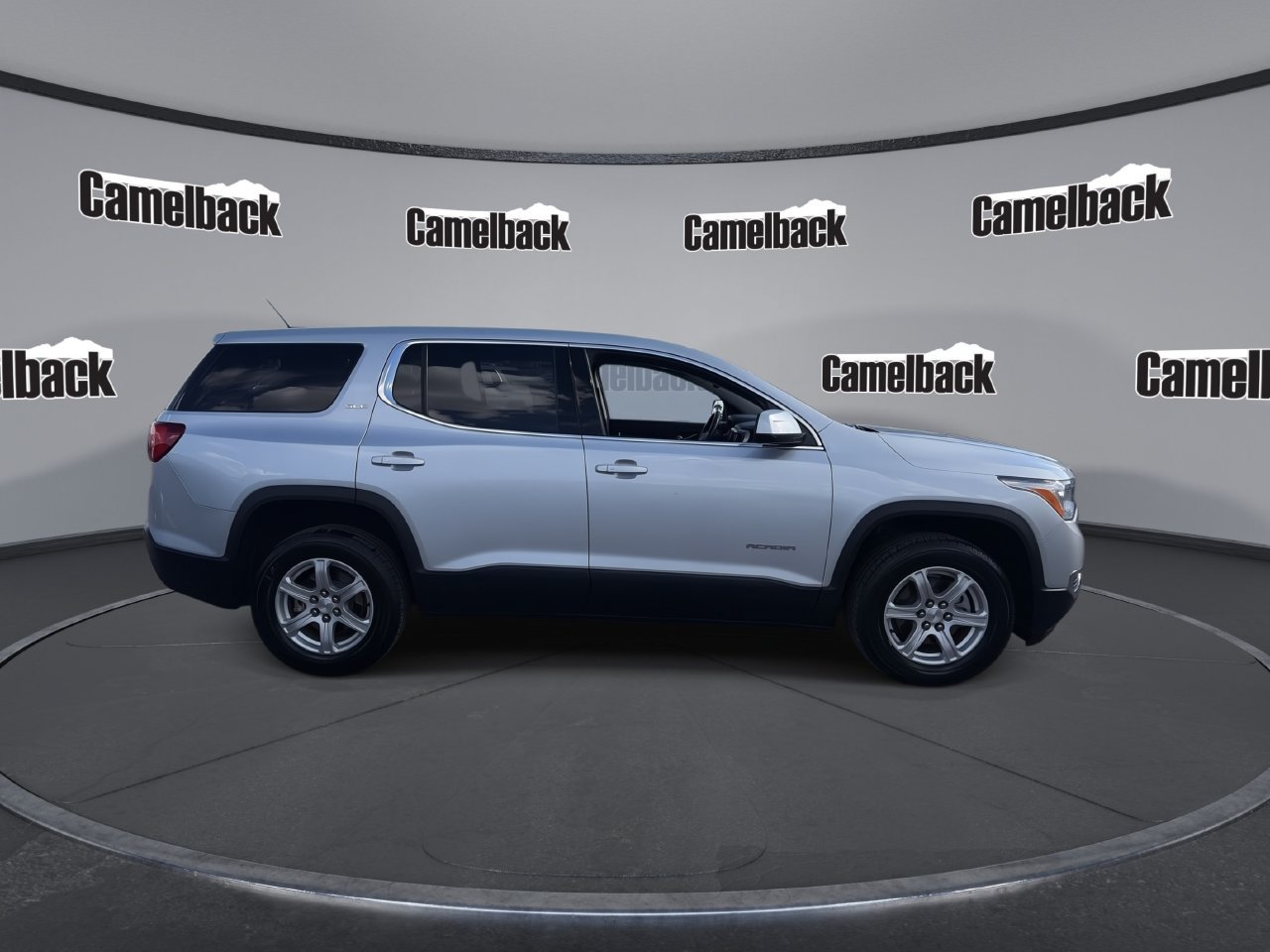 Used 2017 GMC Acadia SLE FWD image 8