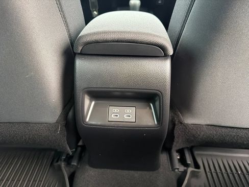 Used 2025 Toyota Corolla LE FWD image 22