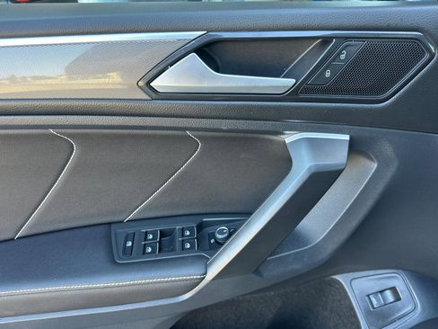 Certified 2024 Volkswagen Tiguan SE R-Line image 11