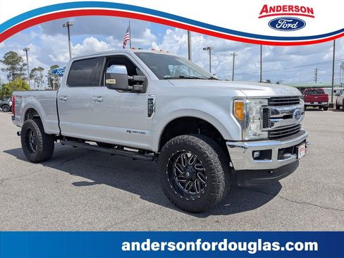 Used 2017 Ford F250 XLT w/ XLT Premium Package image 1
