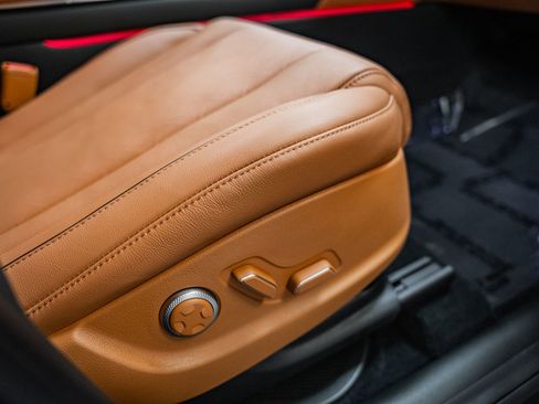 Used 2025 Genesis GV80 2.5T Prestige image 41